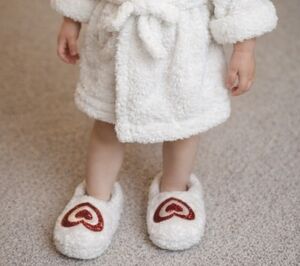 NWT Toddler Girls WILLOW & RUBY Slippers, Size L (9-10)